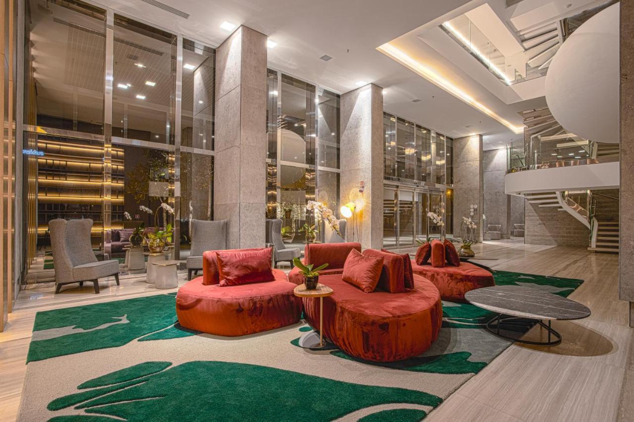 Suryaa Hotel Pinhais, Curio Collection By Hilton Exterior photo