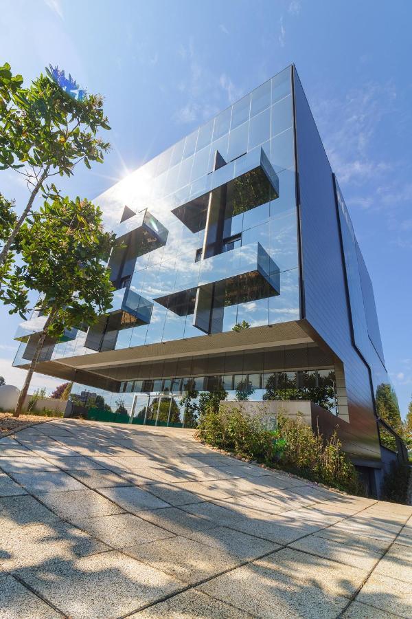 Suryaa Hotel Pinhais, Curio Collection By Hilton Exterior photo