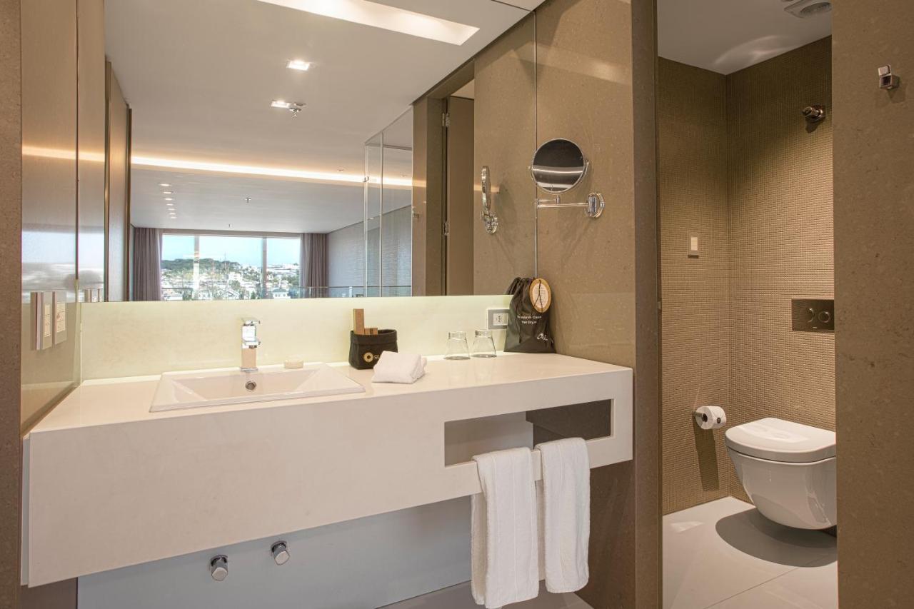 Suryaa Hotel Pinhais, Curio Collection By Hilton Exterior photo