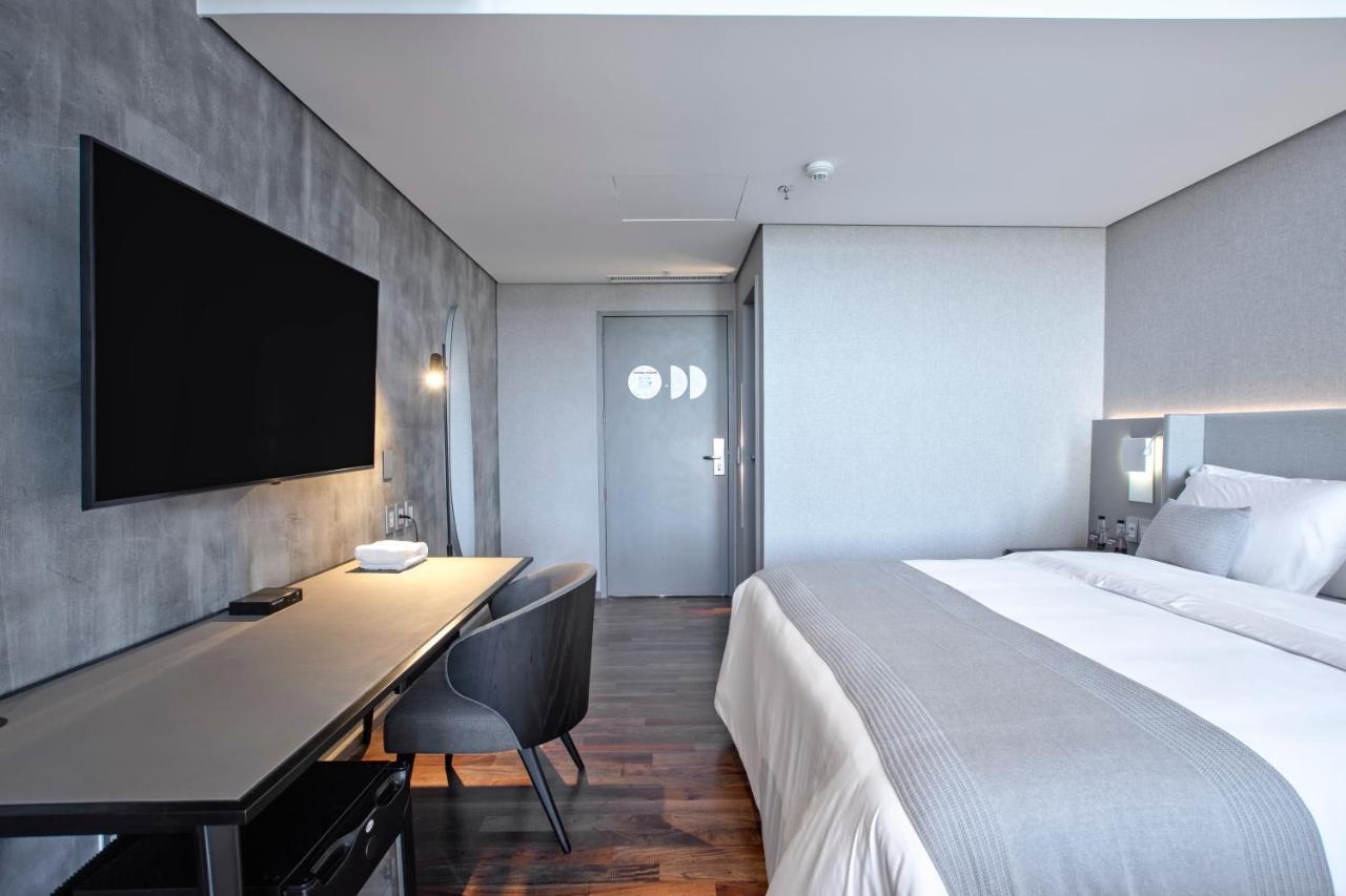 Suryaa Hotel Pinhais, Curio Collection By Hilton Exterior photo
