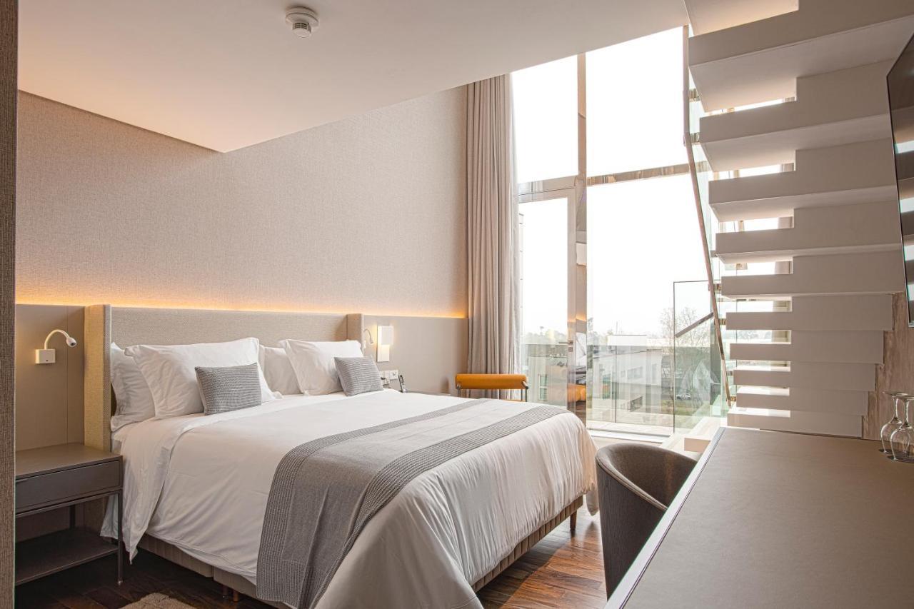 Suryaa Hotel Pinhais, Curio Collection By Hilton Exterior photo