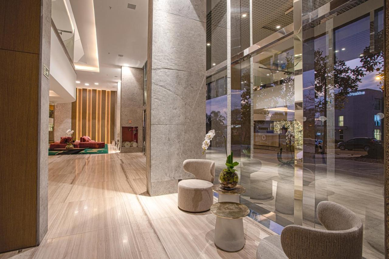 Suryaa Hotel Pinhais, Curio Collection By Hilton Exterior photo