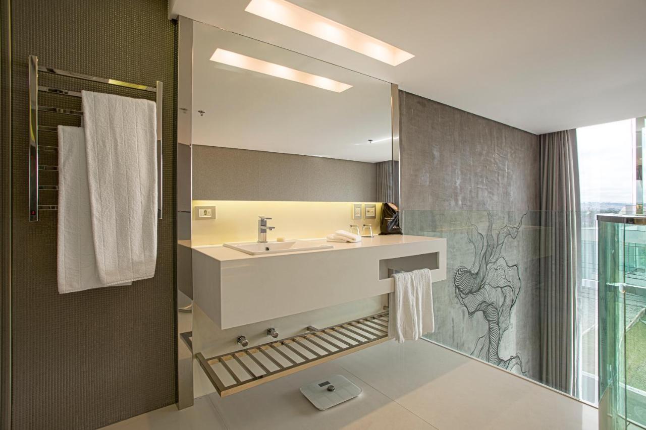Suryaa Hotel Pinhais, Curio Collection By Hilton Exterior photo