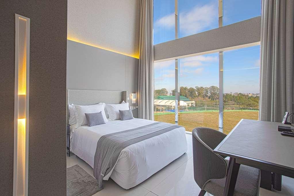 Suryaa Hotel Pinhais, Curio Collection By Hilton Room photo