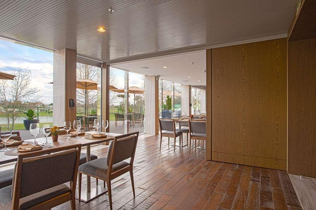 Suryaa Hotel Pinhais, Curio Collection By Hilton Restaurant photo